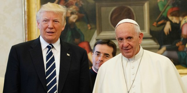 here-are-the-gifts-trump-and-pope-francis-gave-each-other-after-meeting-at-the-vatican
